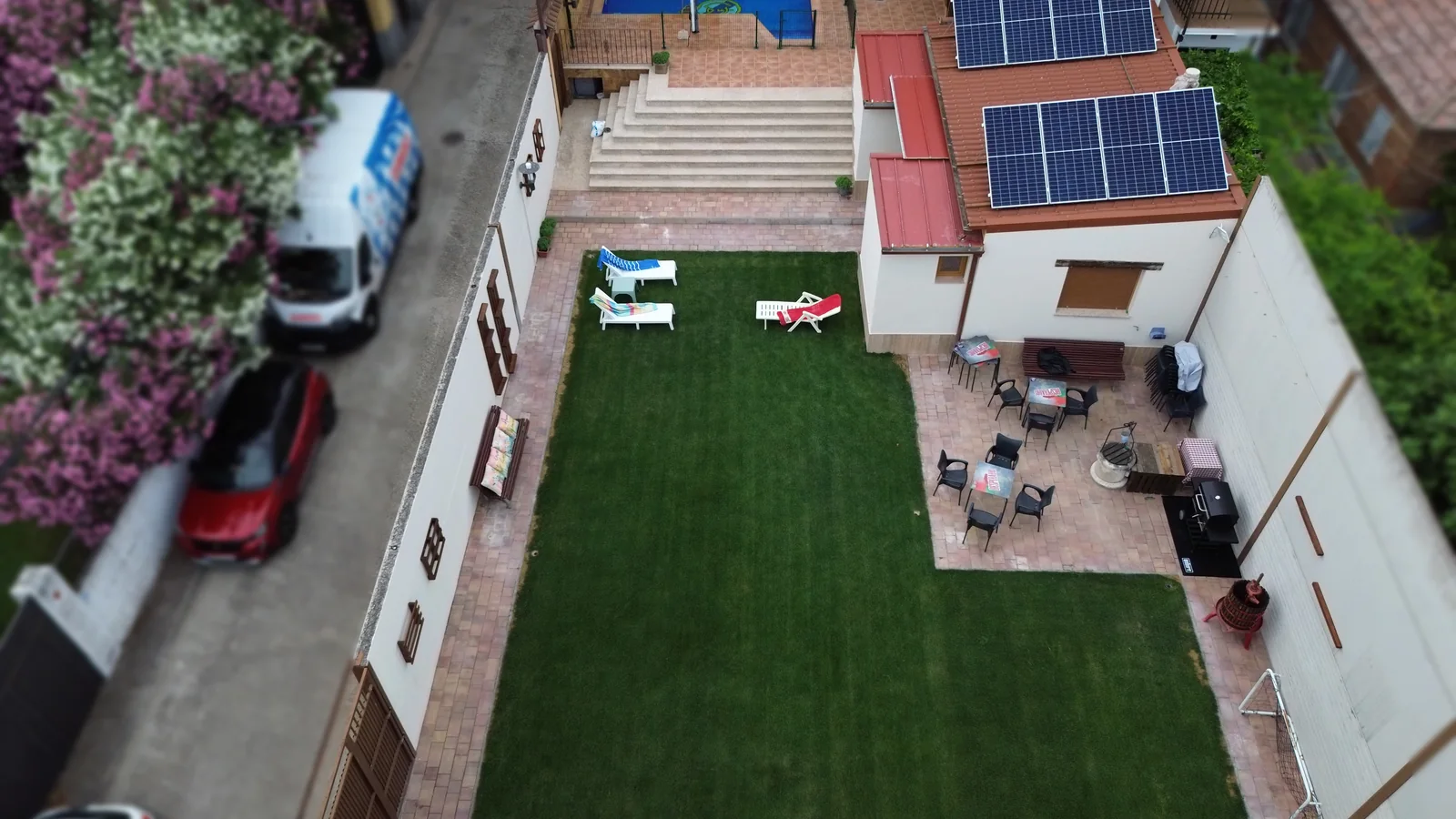 Vista aerea de Arroyo 5 con patio, piscina y vivienda
